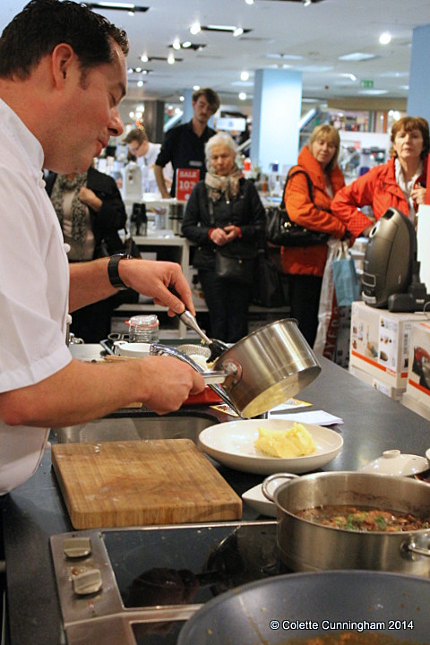 Plating Mashed Potato for Speedy Coq Au Vin